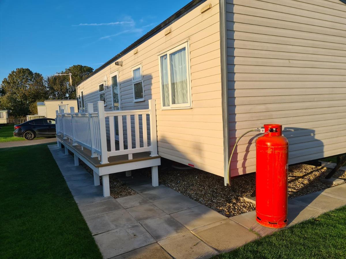 6 Berth Central Heated On The Chase Villa Ingoldmells Exterior photo