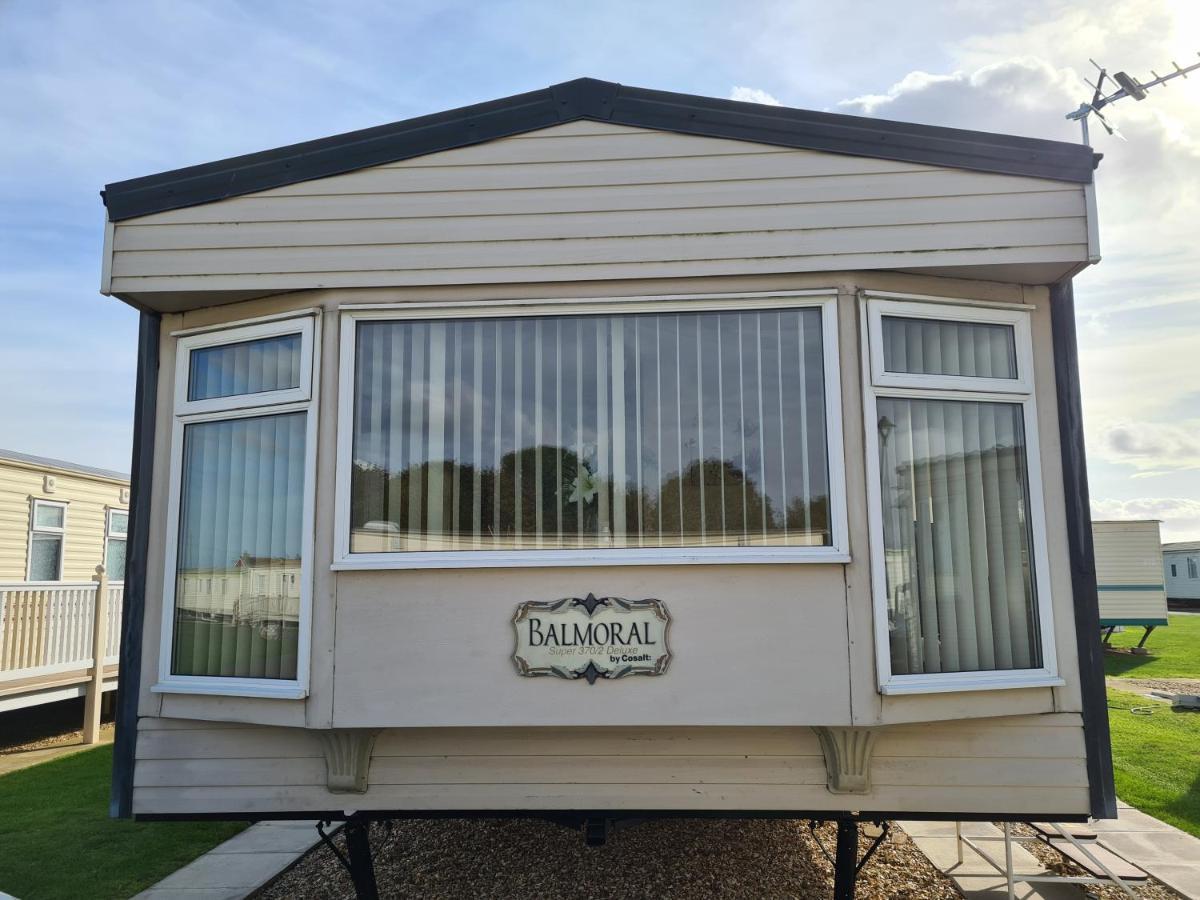 6 Berth Central Heated On The Chase Villa Ingoldmells Exterior photo