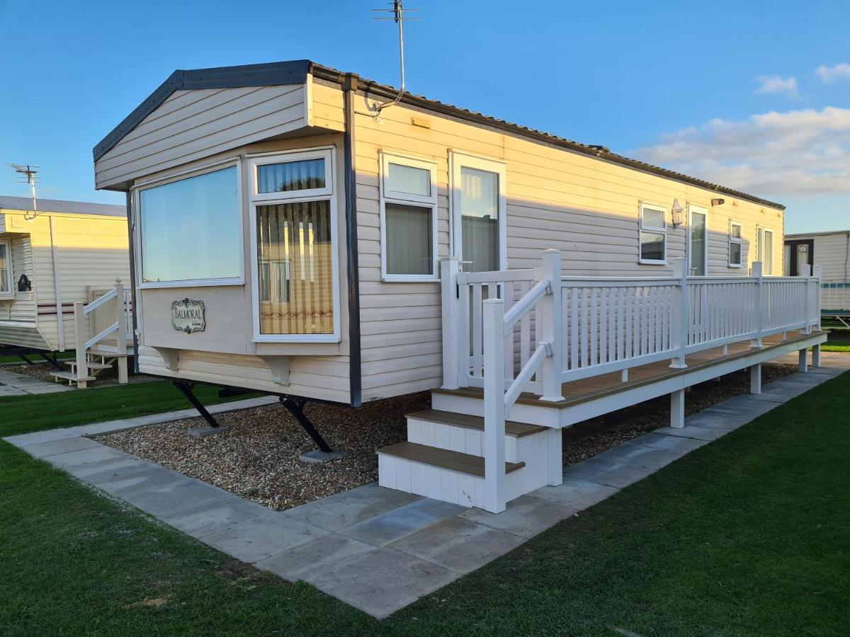 6 Berth Central Heated On The Chase Villa Ingoldmells Exterior photo