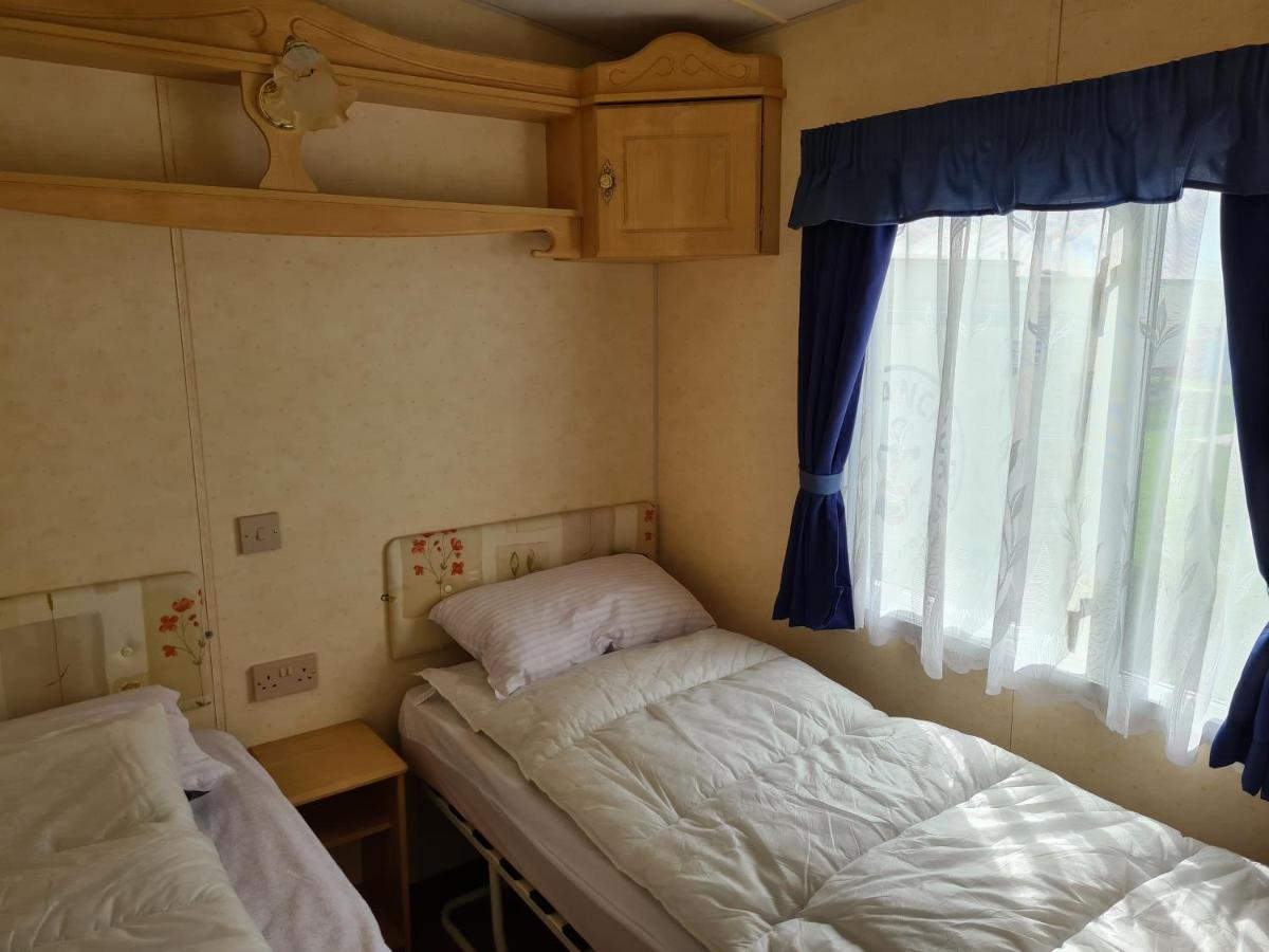 6 Berth Central Heated On The Chase Villa Ingoldmells Exterior photo