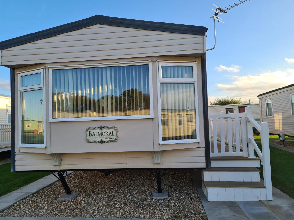 6 Berth Central Heated On The Chase Villa Ingoldmells Exterior photo